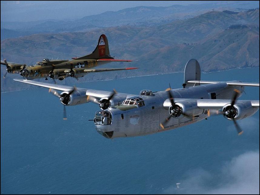 B-17_a_B-24_Liberator.JPG